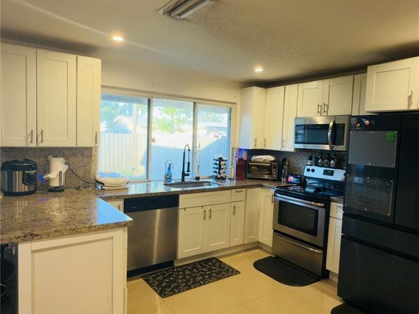 8421 NW 21st Ct, Sunrise FL 33322