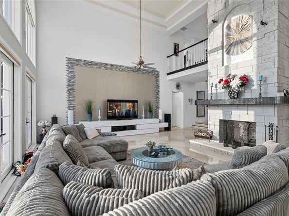 2833 NE 32nd St, Lighthouse Point FL 33064