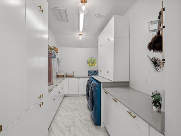 2833 NE 32nd St, Lighthouse Point FL 33064