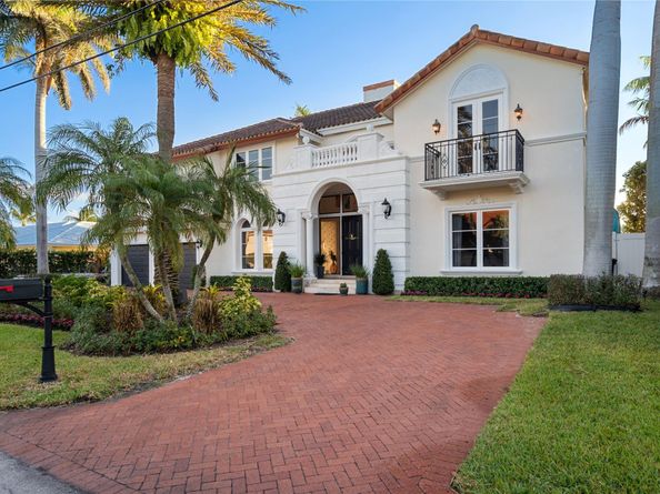 2833 NE 32nd St, Lighthouse Point FL 33064