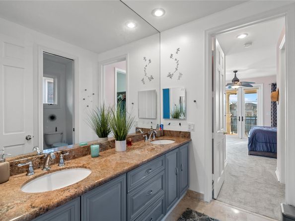 2833 NE 32nd St, Lighthouse Point FL 33064