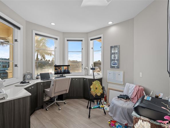 2833 NE 32nd St, Lighthouse Point FL 33064