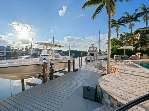 2833 NE 32nd St, Lighthouse Point FL 33064