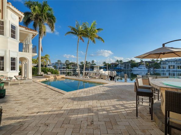 2833 NE 32nd St, Lighthouse Point FL 33064