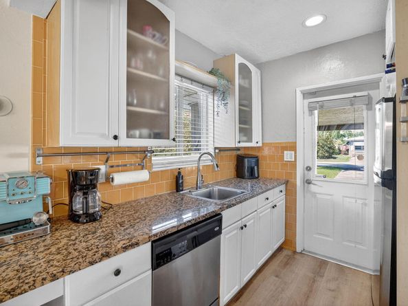 554 NW 45th Court, Oakland Park FL 33309