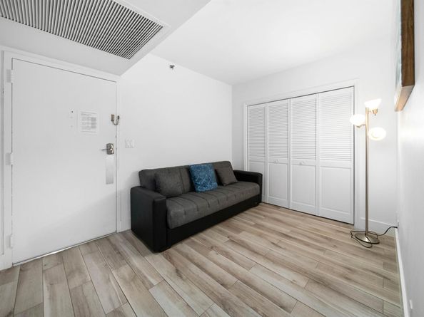 834 Ocean Drive 406, Miami Beach FL 33139