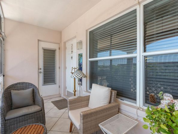 100 SE 6th Ave 304, Pompano Beach FL 33060