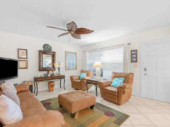 100 SE 6th Ave 304, Pompano Beach FL 33060