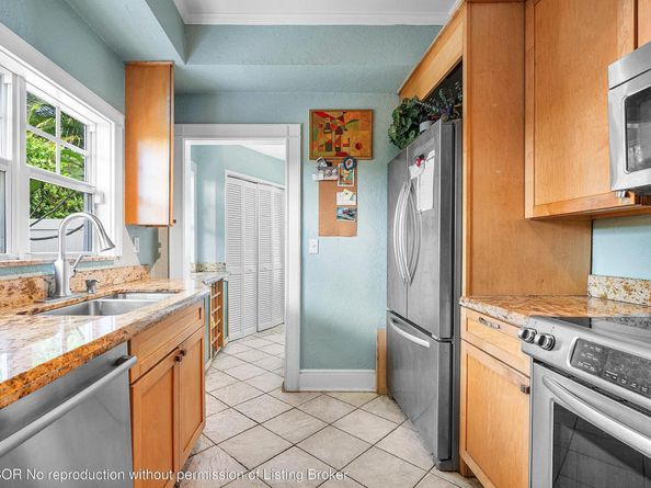 323 Dyer Road, West Palm Beach FL 33405