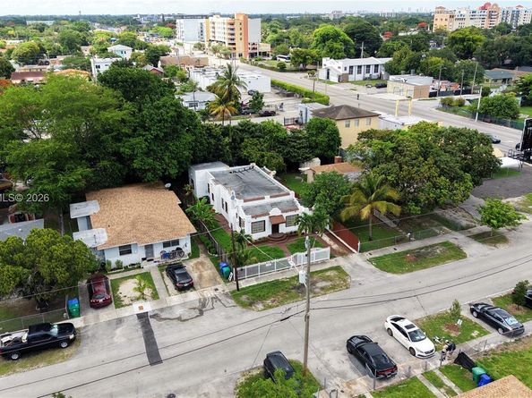 1727 NW 50th Street, Miami FL 33142