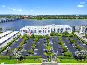 2840 S Ocean Boulevard 109, Palm Beach FL 33480