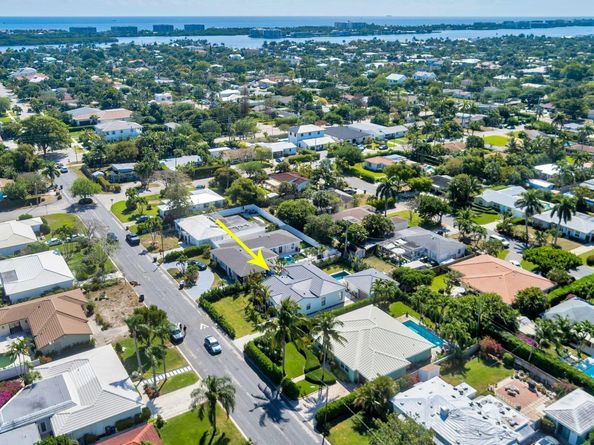 338 Alhambra Place, West Palm Beach FL 33405