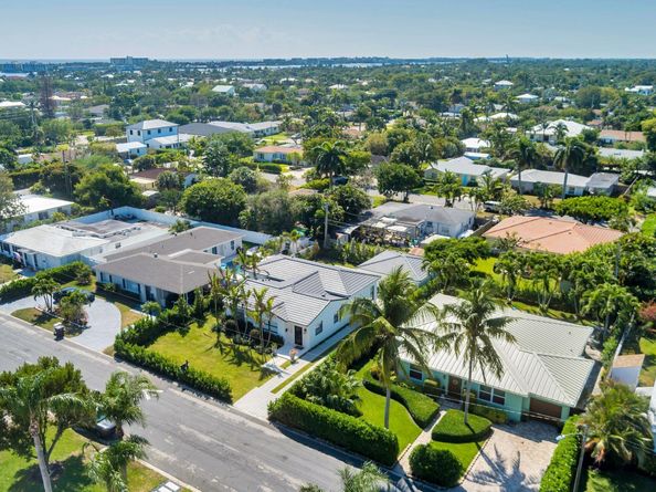 338 Alhambra Place, West Palm Beach FL 33405