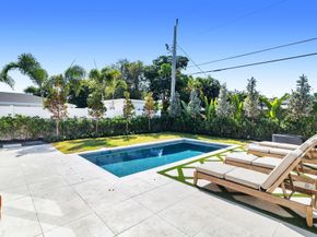 338 Alhambra Place, West Palm Beach FL 33405