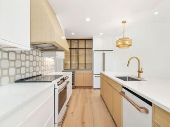 338 Alhambra Place