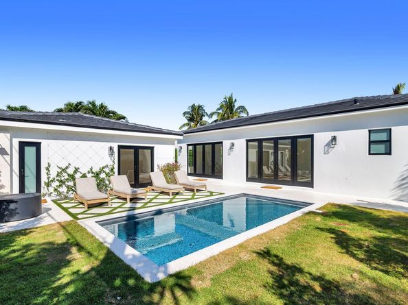 338 Alhambra Place, West Palm Beach FL 33405