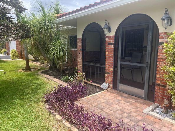 1271 NW 44th St, Deerfield Beach FL 33064