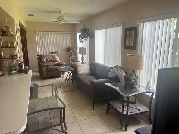 1271 NW 44th St, Deerfield Beach FL 33064