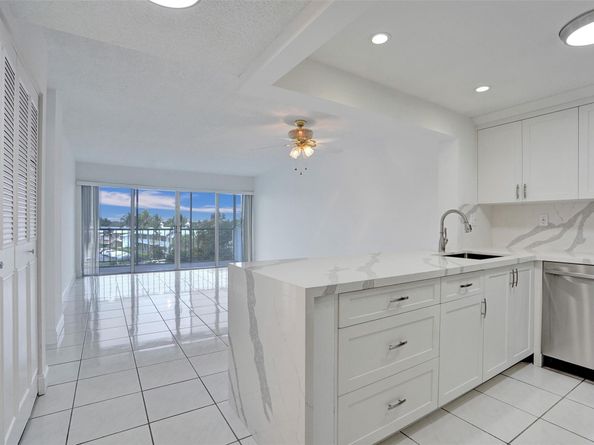 801 S Federal Hwy 405, Pompano Beach FL 33062