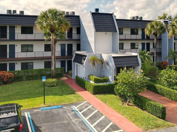 4272 Deste Court 106, Lake Worth FL 33467