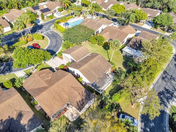 2260 Seagrape Cir, Coconut Creek FL 33066