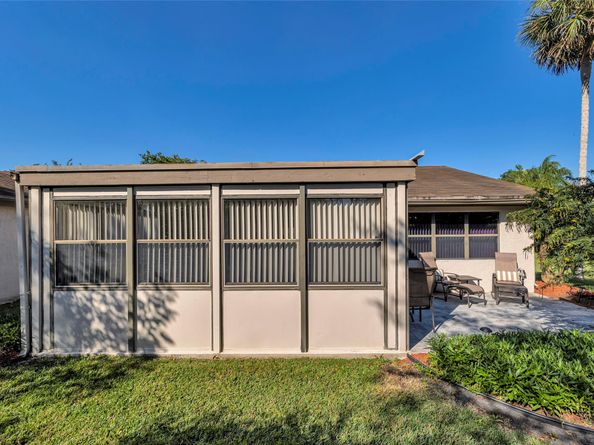 2260 Seagrape Cir, Coconut Creek FL 33066