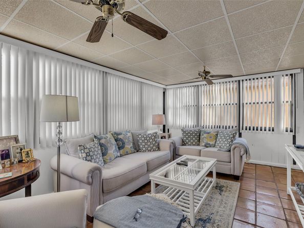 2260 Seagrape Cir, Coconut Creek FL 33066