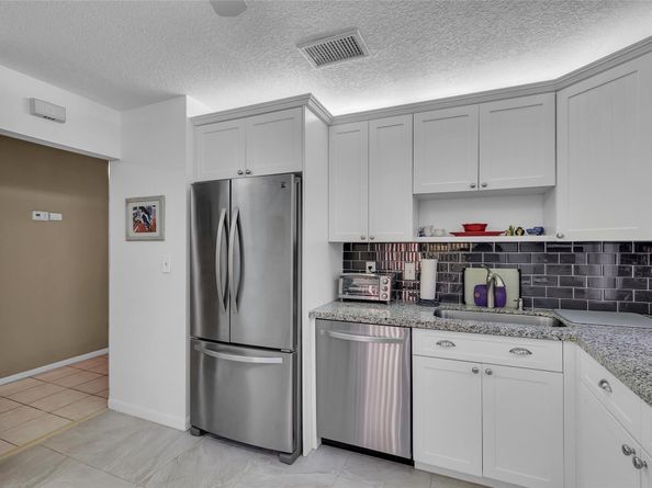 2260 Seagrape Cir, Coconut Creek FL 33066