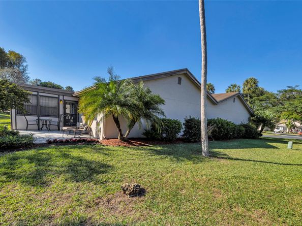 2260 Seagrape Cir, Coconut Creek FL 33066