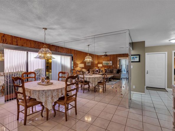 2260 Seagrape Cir, Coconut Creek FL 33066