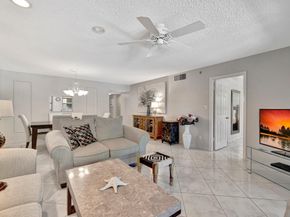 4270 NW 40th St 302, Lauderdale Lakes FL 33319