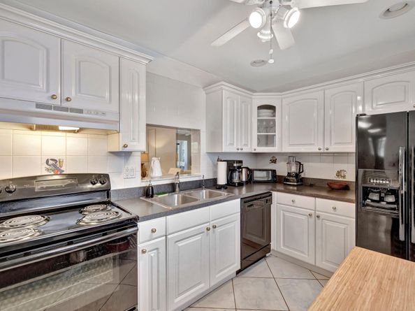 4270 NW 40th St 302, Lauderdale Lakes FL 33319