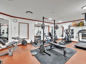 4270 NW 40th St 302, Lauderdale Lakes FL 33319