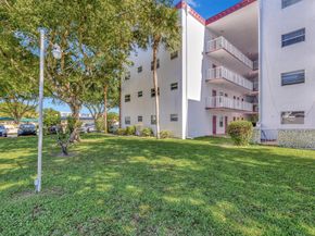4270 NW 40th St 302, Lauderdale Lakes FL 33319