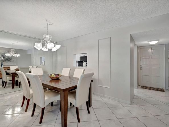 4270 NW 40th St 302, Lauderdale Lakes FL 33319