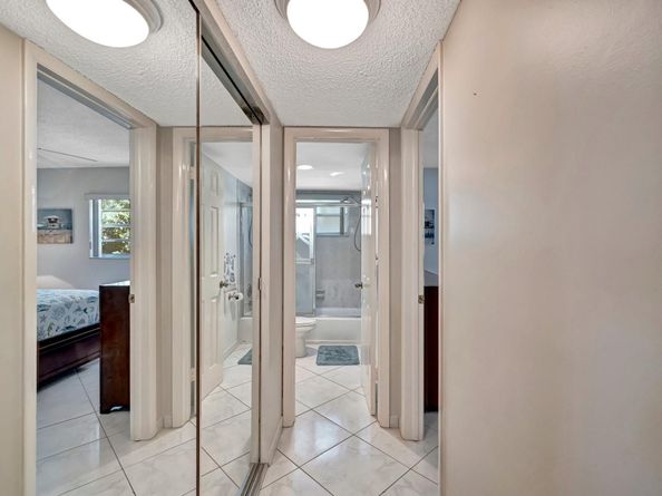 4270 NW 40th St 302, Lauderdale Lakes FL 33319