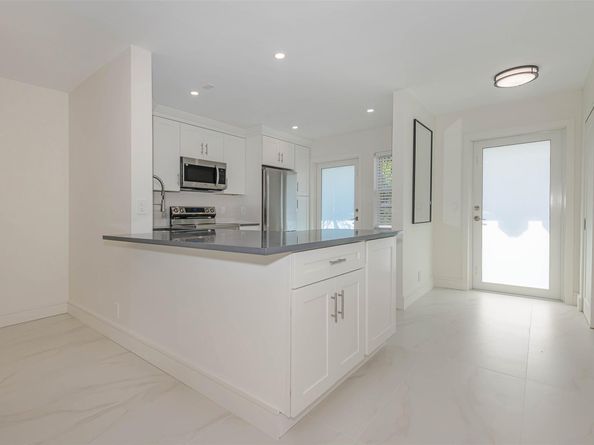 1425 Atlantic Shores Blvd 101, Hallandale Beach FL 33009
