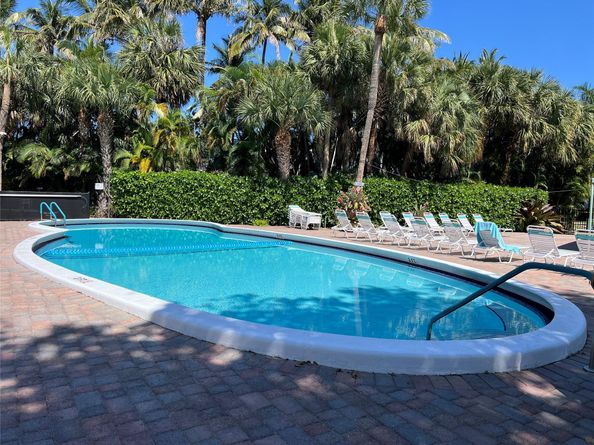 1425 Atlantic Shores Blvd 101, Hallandale Beach FL 33009