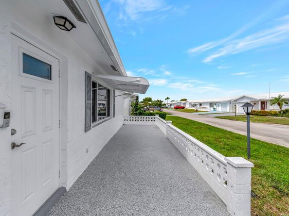 2012 SW 15th Street, Boynton Beach FL 33426
