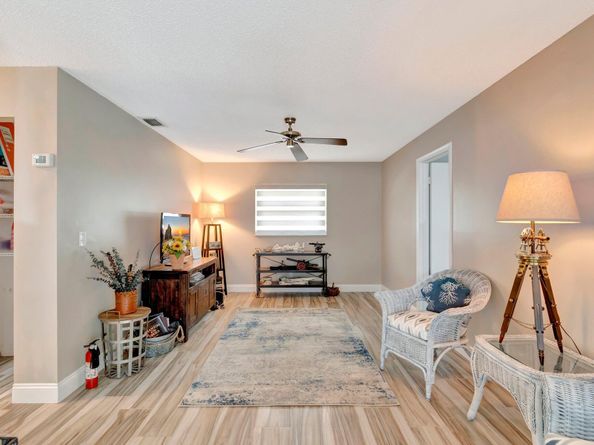 2012 SW 15th Street, Boynton Beach FL 33426