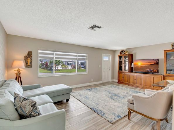 2012 SW 15th Street, Boynton Beach FL 33426