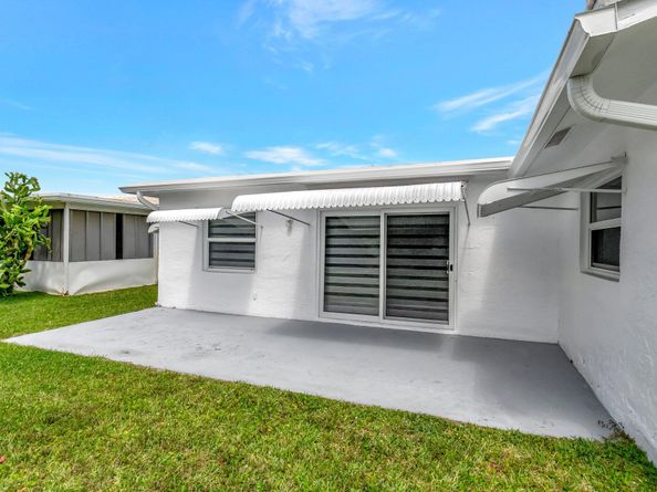 2012 SW 15th Street, Boynton Beach FL 33426