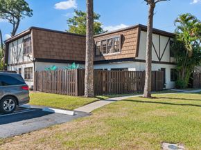 154 Weybridge Circle B, Royal Palm Beach FL 33411