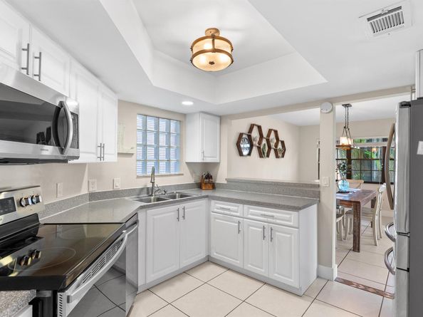 154 Weybridge Circle B, Royal Palm Beach FL 33411