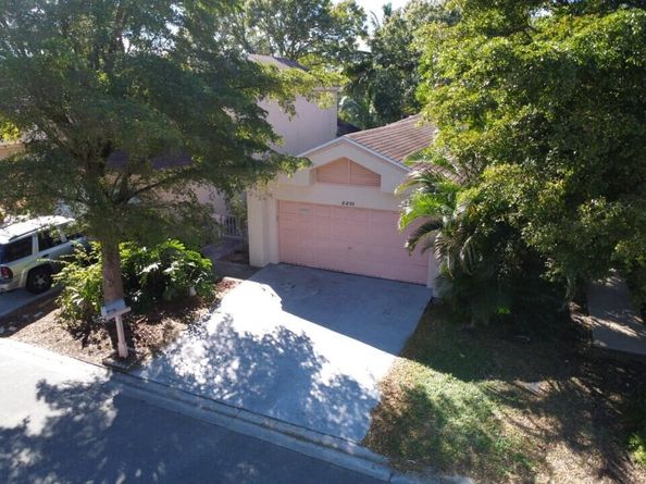 2231 NW 34th Terrace, Coconut Creek FL 33066