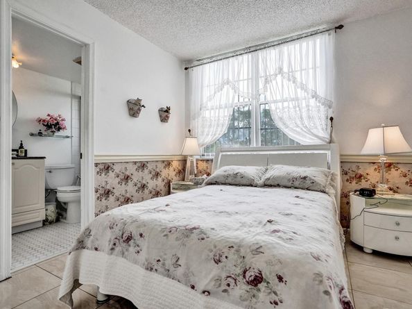9340 Lagoon Pl 209, Davie FL 33324