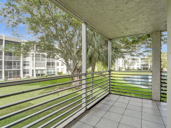 9340 Lagoon Pl 209, Davie FL 33324