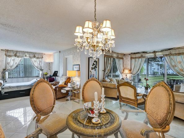 9340 Lagoon Pl 209, Davie FL 33324