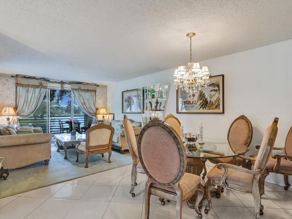 9340 Lagoon Pl 209, Davie FL 33324