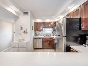 411 S Hollybrook Dr 203, Pembroke Pines FL 33025